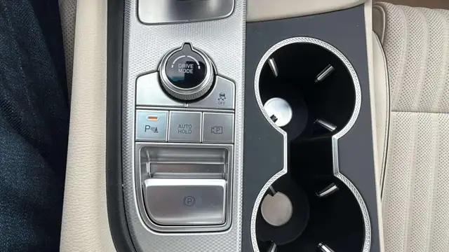 2026 Genesis G70 2.5T Prestige AWD - Photo 25