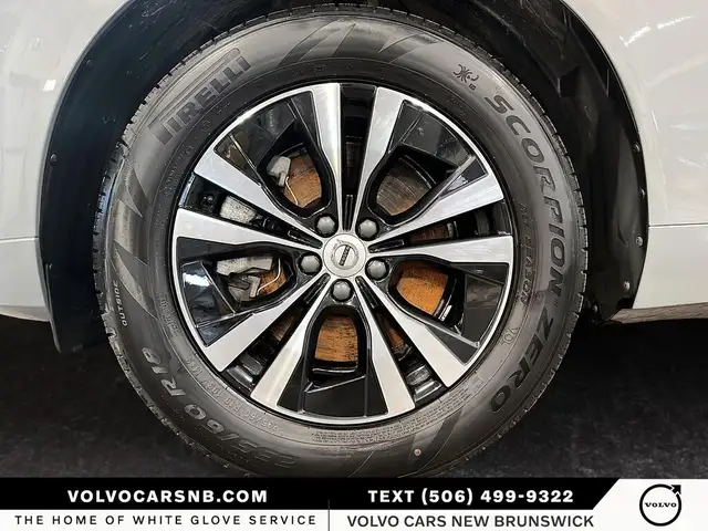 2025 Volvo XC60 Plug-In Hybrid T8 AWD Core Dark Theme - Photo 6