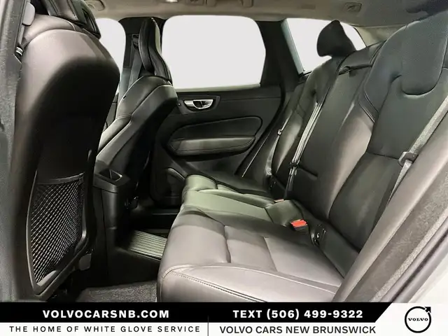2025 Volvo XC60 Plug-In Hybrid T8 AWD Core Dark Theme - Photo 9