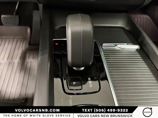 2025 Volvo XC60 Plug-In Hybrid T8 AWD Core Dark Theme - Photo 14