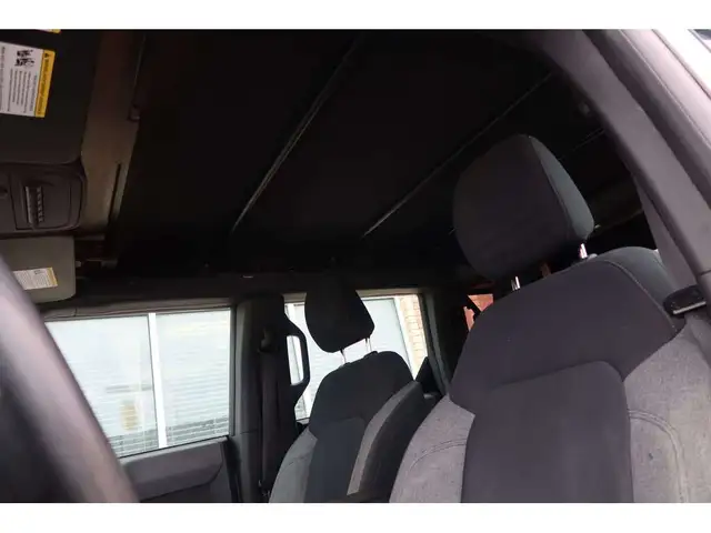 2021 Ford Bronco CONVERTIBLE/BACK UP CAMERA AND MORE - Photo 18