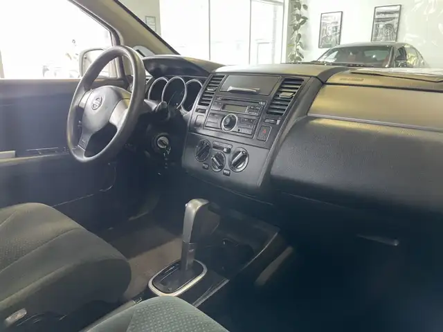 2012 Nissan Versa S - Photo 22