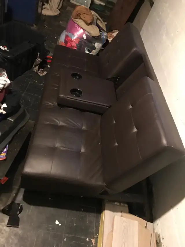 Black leather couch - Photo 3