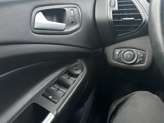 2019 Ford Escape - Photo 16