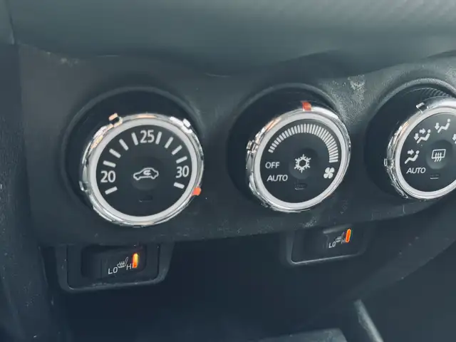 2017 Mitsubishi RVR AWD 4dr 2.0L CVT SE Limited Edition - Photo 12