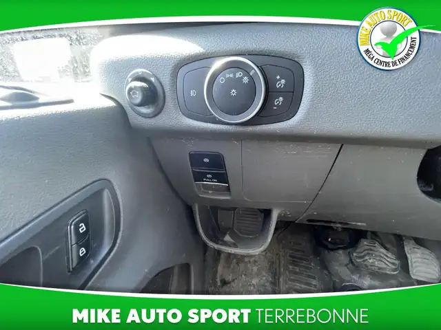 Ford Transit fourgon utilitaire T-250 PA toit moyen 130 po PNBV - Photo 8