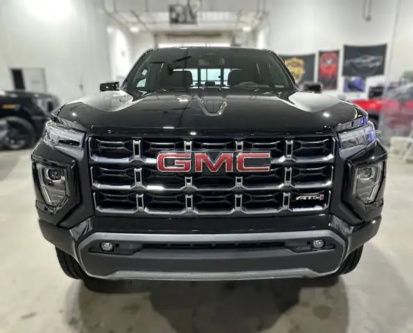 2026 GMC Canyon AT4 - Photo 7