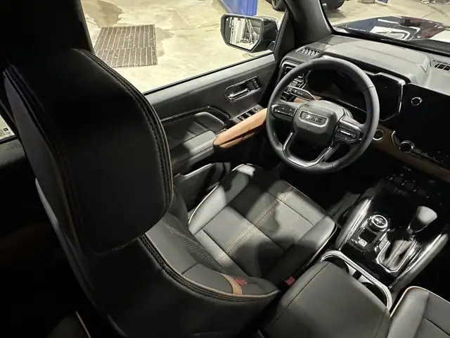 2026 GMC Canyon AT4 - Photo 16