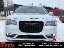 2022 Chrysler 300 Touring L - Photo 2