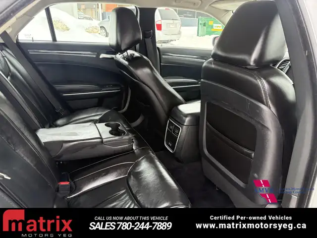 2022 Chrysler 300 Touring L - Photo 7