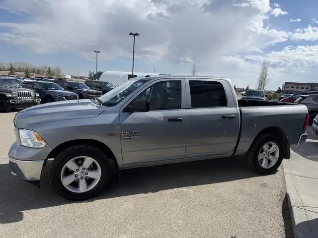 2023 Ram 1500 Classic SLT Crew Cab 4x4 HEMI BUILT TO WORK. READY - Photo 7