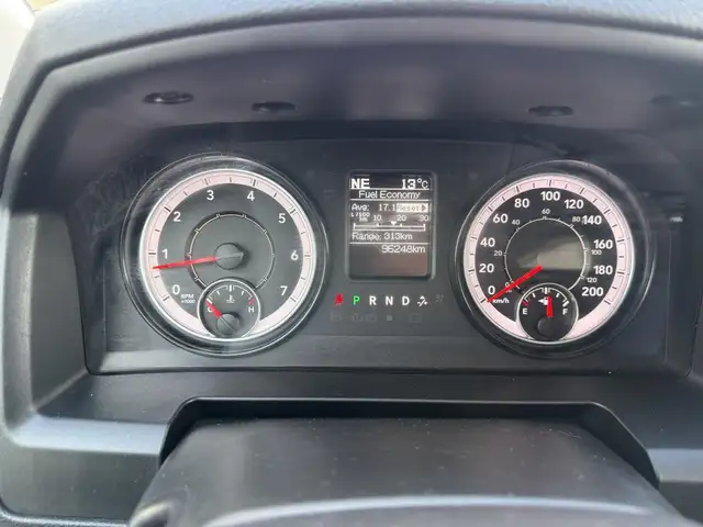 2023 Ram 1500 Classic SLT Crew Cab 4x4 HEMI BUILT TO WORK. READY - Photo 18