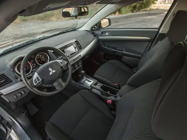 2015 Mitsubishi Lancer SE AWC 1 OWNER ACCIDENT FREE! - Photo 4