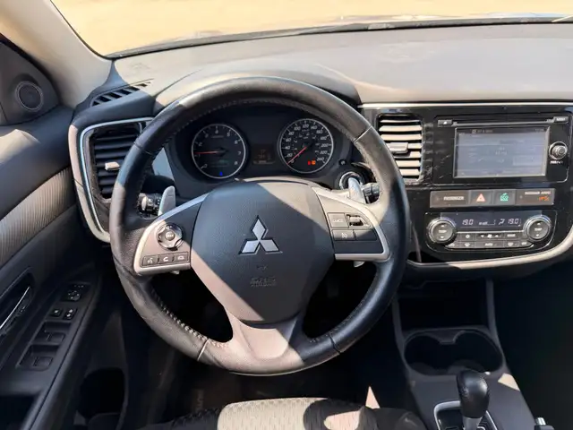 2014 Mitsubishi Outlander SE V6 : Two Sets of Tires - Photo 7