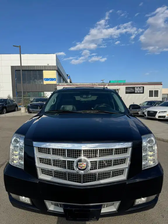 2014 Cadillac Escalade Premium : Low Mileage, No Peropted Accide - Photo 2