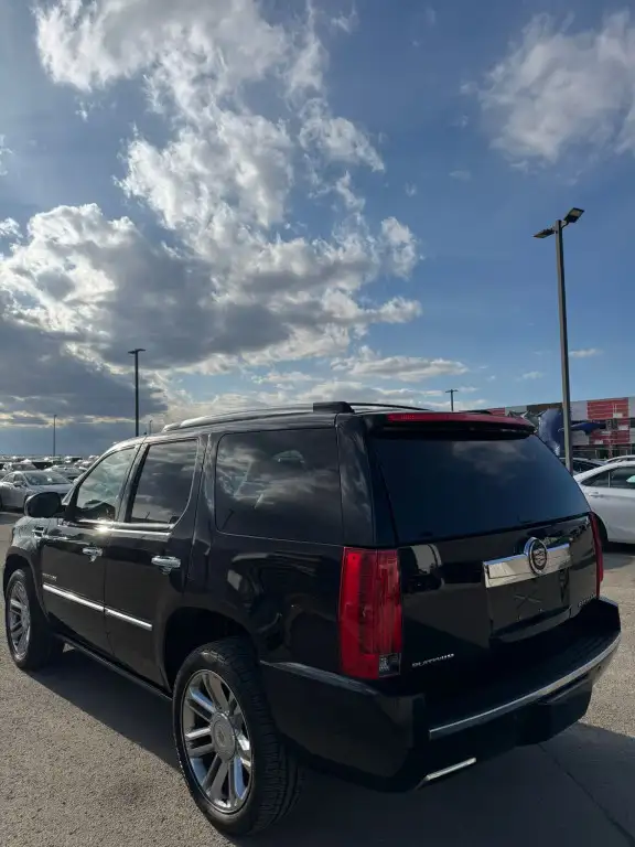 2014 Cadillac Escalade Premium : Low Mileage, No Peropted Accide - Photo 6