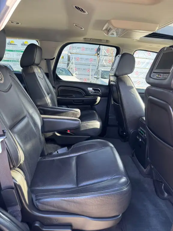 2014 Cadillac Escalade Premium : Low Mileage, No Peropted Accide - Photo 10