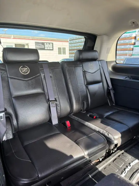 2014 Cadillac Escalade Premium : Low Mileage, No Peropted Accide - Photo 11