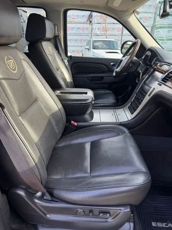 2014 Cadillac Escalade Premium : Low Mileage, No Peropted Accide - Photo 12