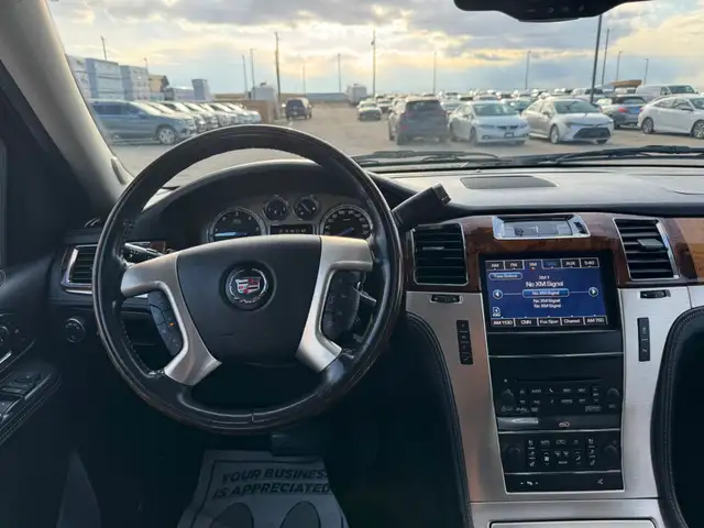 2014 Cadillac Escalade Premium : Low Mileage, No Peropted Accide - Photo 13