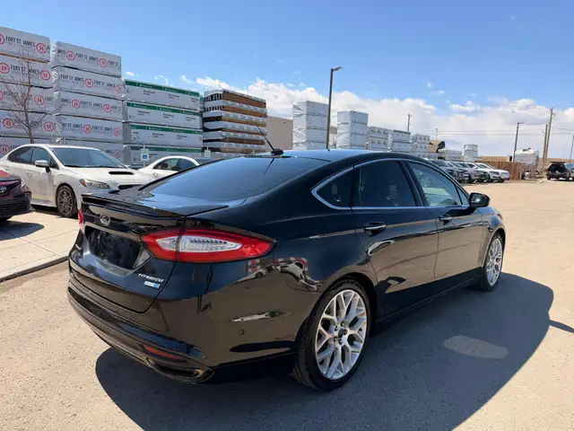 2014 Ford Fusion Titanium AWD : Fully Loaded, One Owner, No Repo - Photo 4
