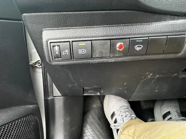 2020 Toyota Corolla LE CVT - Photo 11