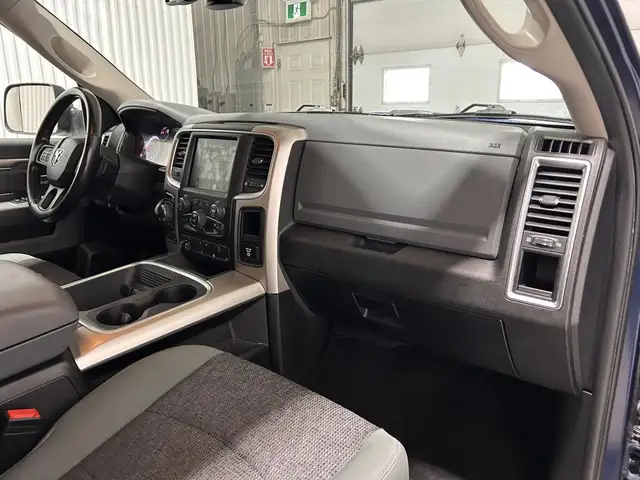 RAM 1500 Classic Warlock cabine d'équipe 4x4 caisse de 5 pi 7 po - Photo 18