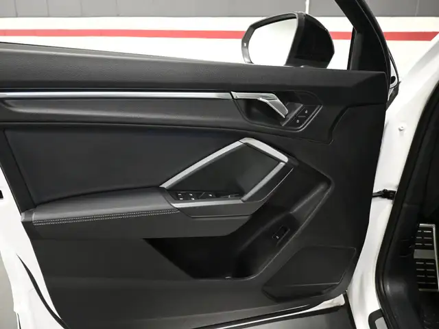 2023 Audi Q3 Progressiv S-Line No Accident Panoramic Roof Ambien - Photo 11