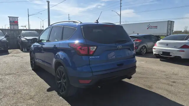 2019 Ford Escape SE, ONE OWNER, NO ACCIDENTS, 2 SET WHEELS CERT - Photo 3