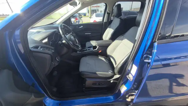 2019 Ford Escape SE, ONE OWNER, NO ACCIDENTS, 2 SET WHEELS CERT - Photo 9