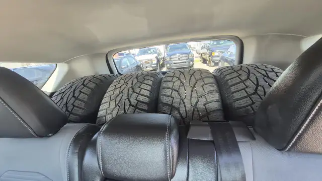2019 Ford Escape SE, ONE OWNER, NO ACCIDENTS, 2 SET WHEELS CERT - Photo 12