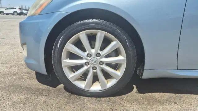 2010 Lexus IS 250 AWD, WELL MAINTAINED, CERTIFIED - Photo 16