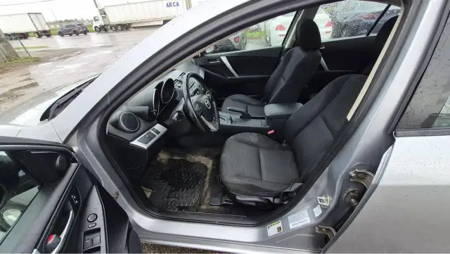 2012 Mazda MAZDA3 GS-SKY, WELL MAINTAINED, AS IS - Photo 9