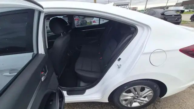 2020 Hyundai Elantra Preferred w/Sun & Safety Package, ONE OWNER - Photo 10