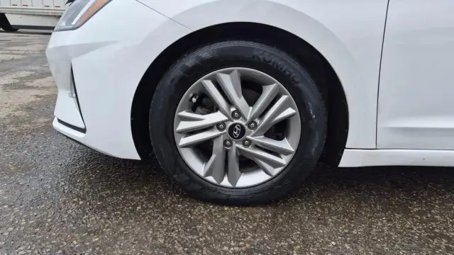 2020 Hyundai Elantra Preferred w/Sun & Safety Package, ONE OWNER - Photo 16