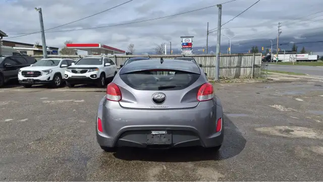 2016 Hyundai Veloster AUTO, 1.6L 4CYL, GREAT ON FUEL, CERTIFIED - Photo 4