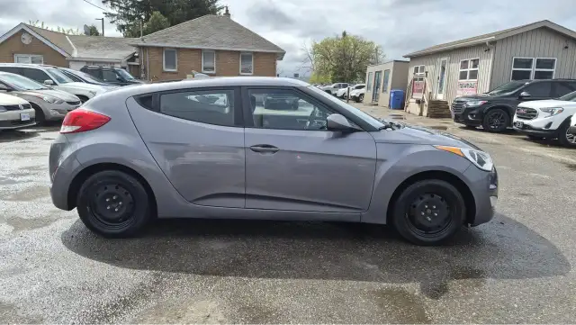 2016 Hyundai Veloster AUTO, 1.6L 4CYL, GREAT ON FUEL, CERTIFIED - Photo 6