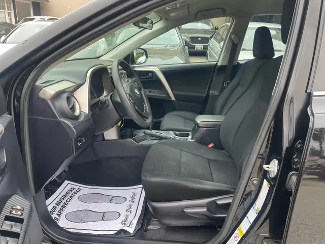 2014 Toyota RAV4 LE - Photo 11