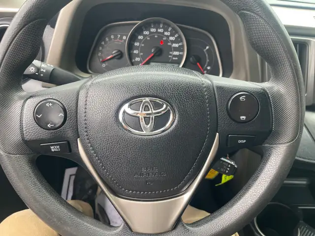 2014 Toyota RAV4 LE - Photo 14