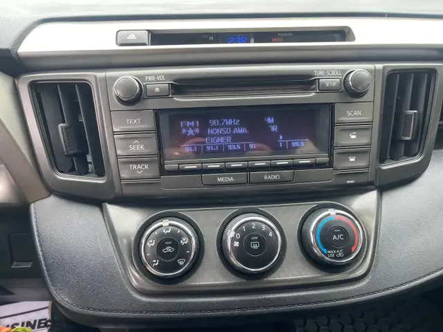 2014 Toyota RAV4 LE - Photo 18