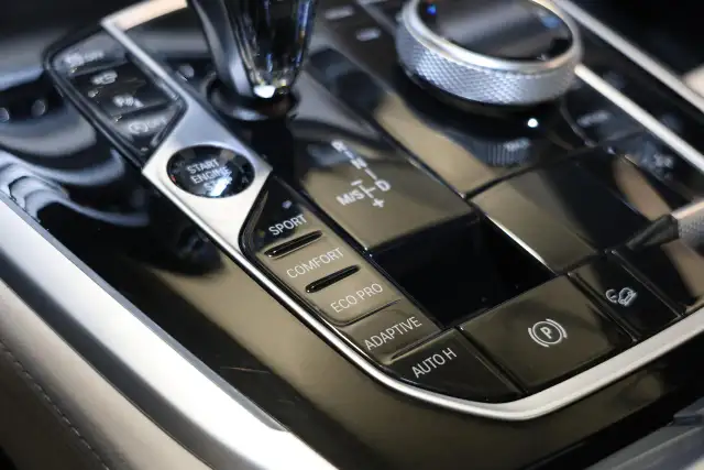 2022 BMW X7 M50i - HEADSUP|360CAM|NAVI|PANO|BLINDSPOT - Photo 18