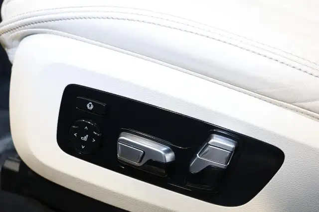 2022 BMW X7 M50i - HEADSUP|360CAM|NAVI|PANO|BLINDSPOT - Photo 27