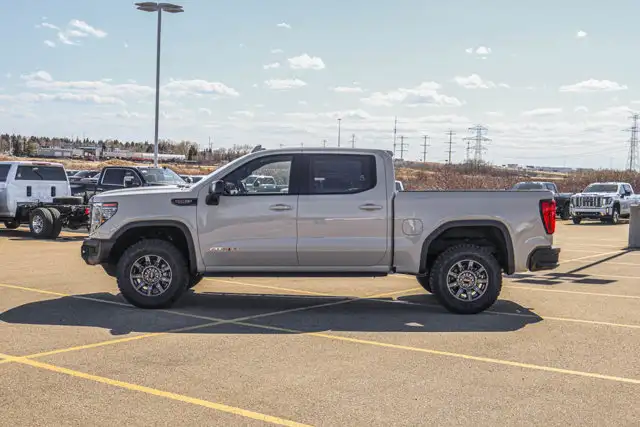 2026 GMC Sierra 1500 AT4X - Photo 5