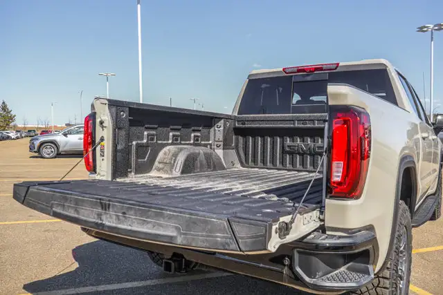 2026 GMC Sierra 1500 AT4X - Photo 8