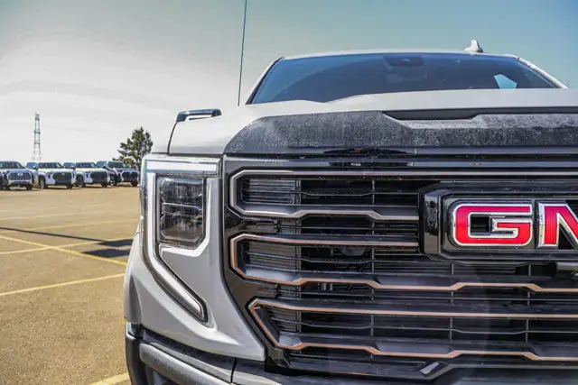 2026 GMC Sierra 1500 AT4X - Photo 11