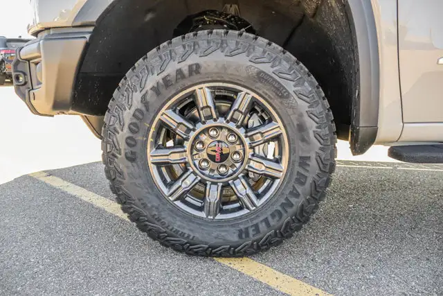 2026 GMC Sierra 1500 AT4X - Photo 13