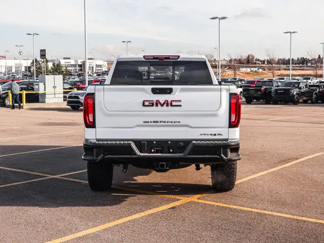 2026 GMC Sierra 1500 AT4X - Photo 7