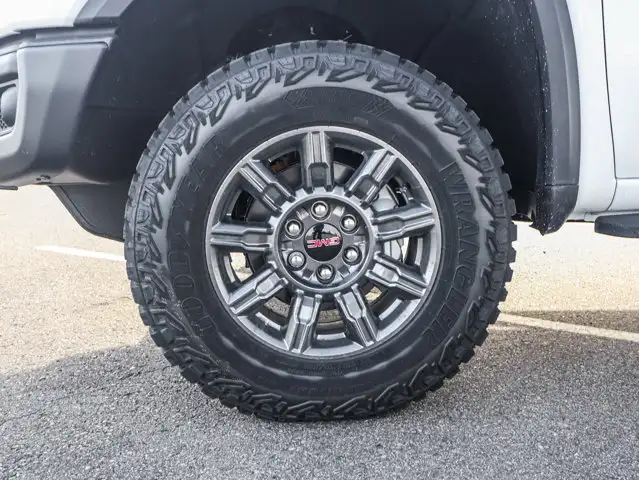 2026 GMC Sierra 1500 AT4X - Photo 9