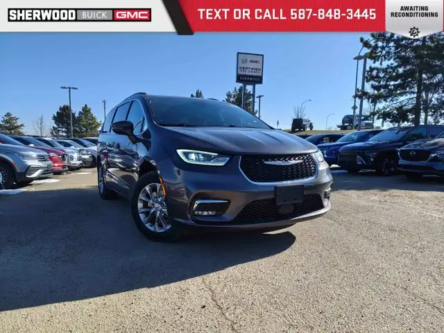2022 Chrysler Pacifica Touring L V6 AWD | 7 Passenger Seating