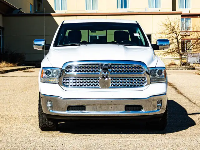 2018 Ram 1500 Laramie 5.7L HEMI | Premium Sound System - Photo 3